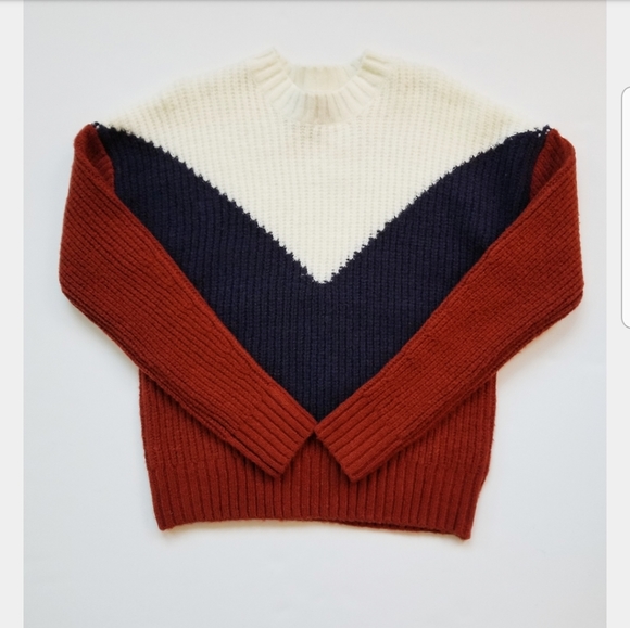 Forever 21 Sweaters - NWOT Forever 21 Colorblock Chevron Sweater